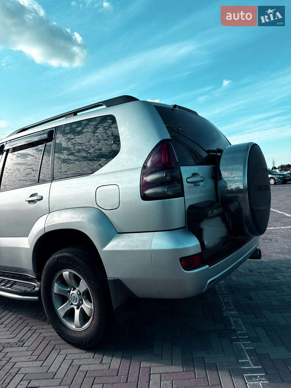 2004 toyota land cruiser