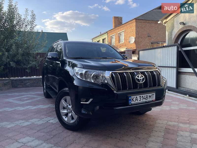 2022 toyota land cruiser prado
