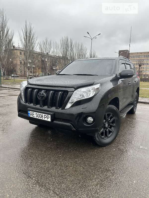 2017 toyota land cruiser 150