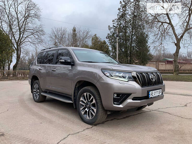 2022 toyota land cruiser prado