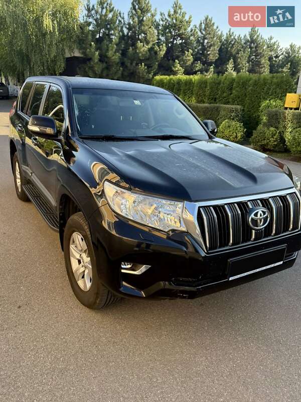 2017 toyota land cruiser prado