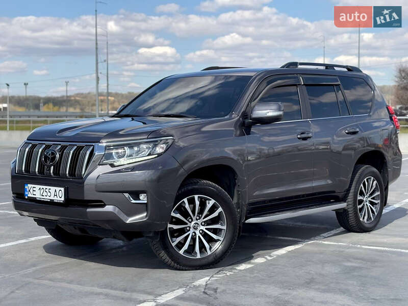 2023 toyota land cruiser prado
