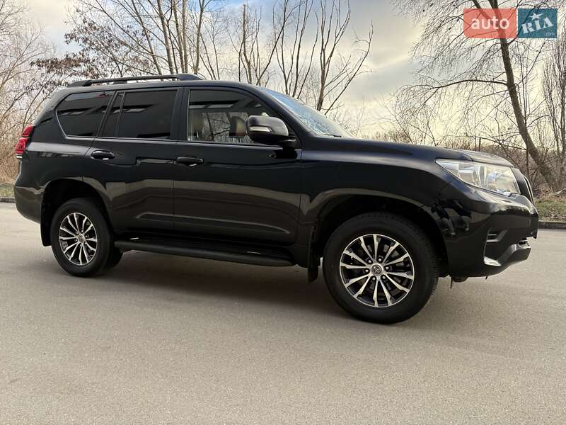 2020 toyota land cruiser prado