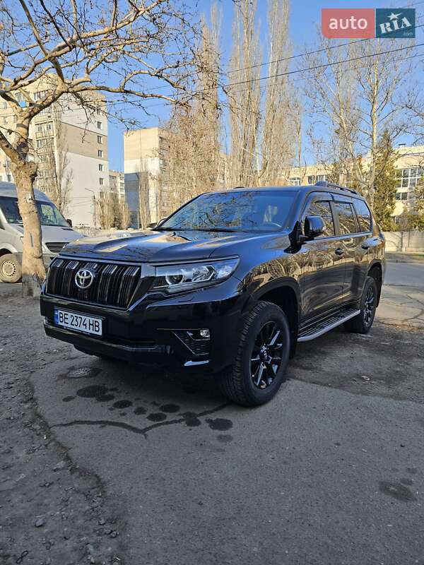 2022 toyota land cruiser prado