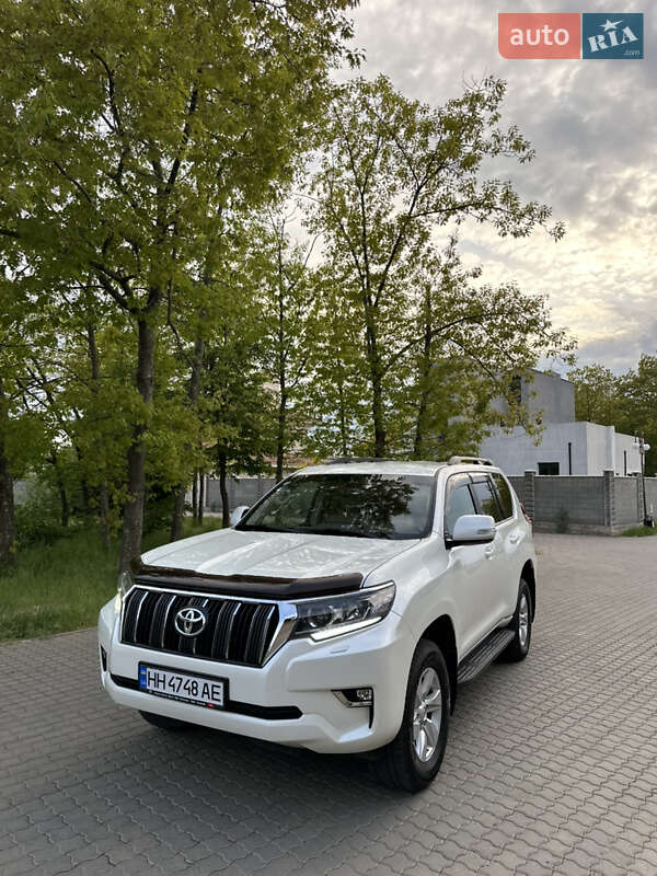 2018 toyota land cruiser prado
