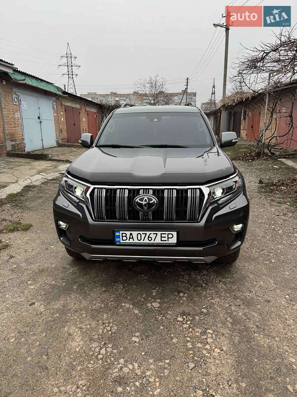 2022 toyota land cruiser prado