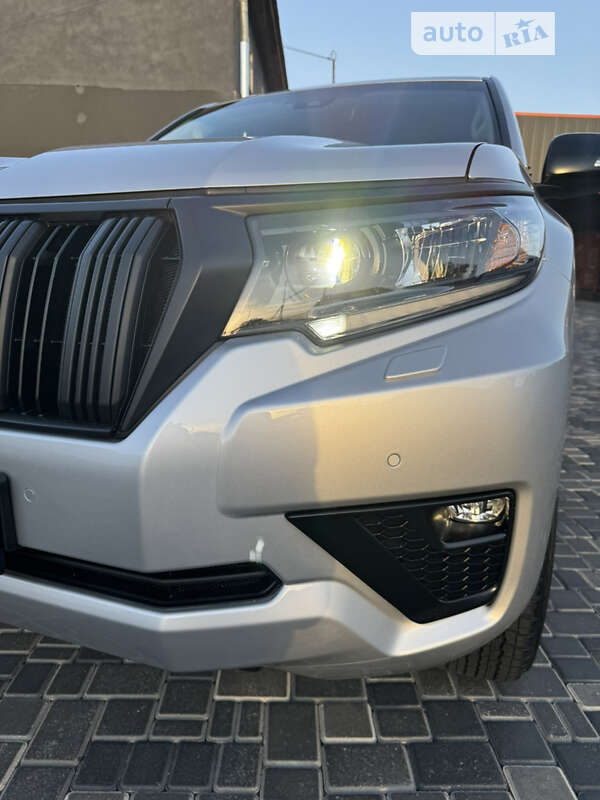 2023 toyota land cruiser prado