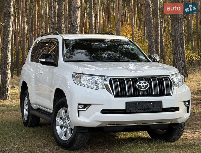 2023 toyota land cruiser prado