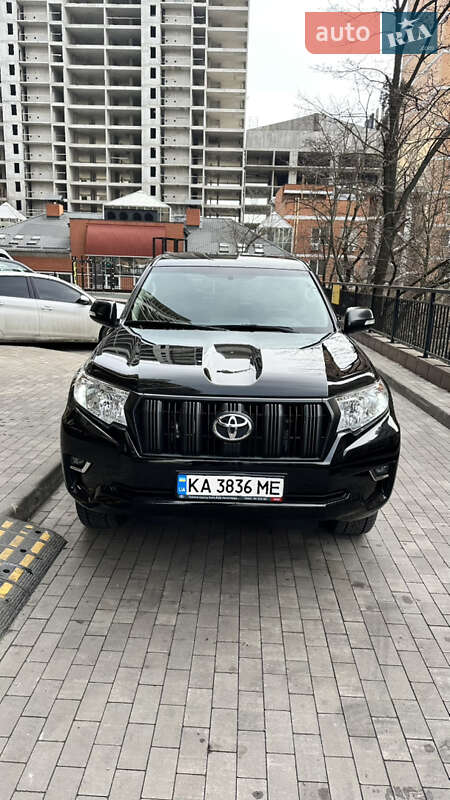 2019 toyota land cruiser prado