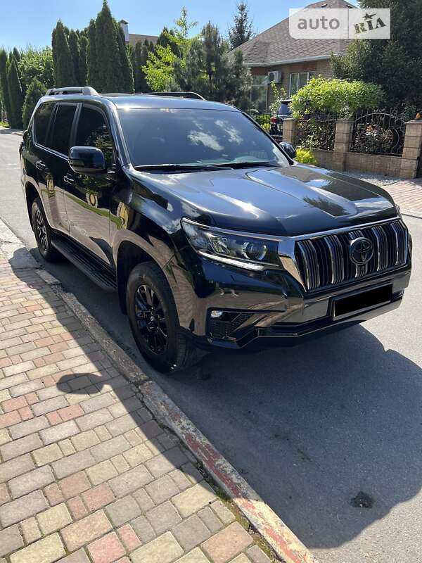 2022 toyota land cruiser prado 150