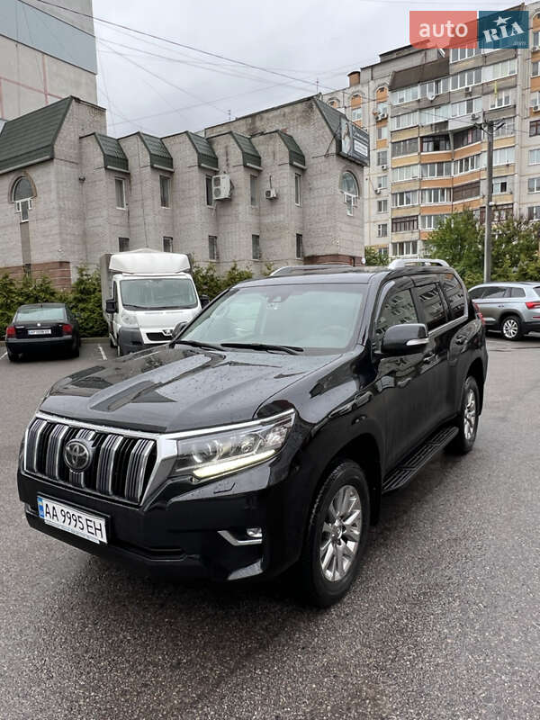 2017 toyota land cruiser 150