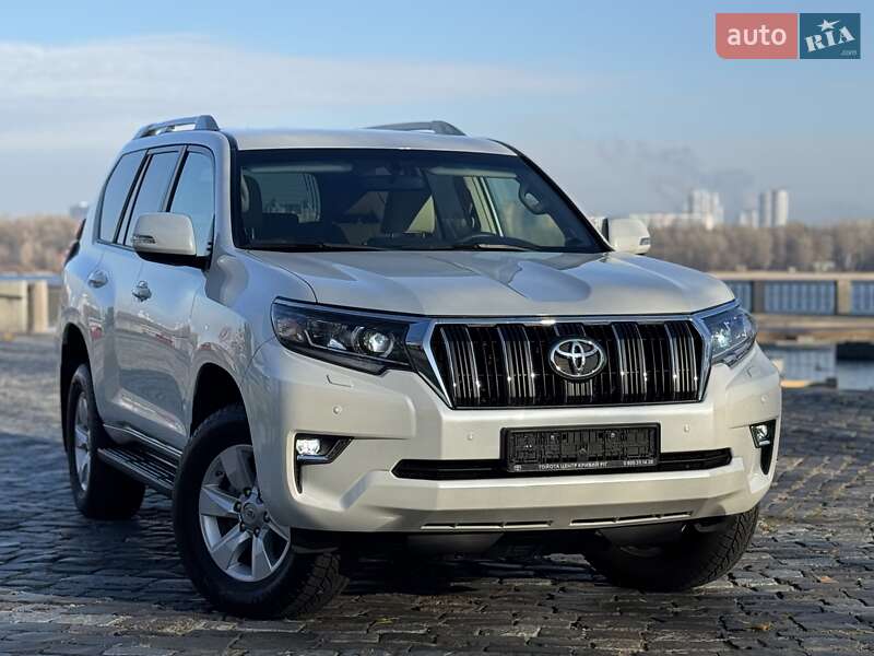 2022 toyota land cruiser prado