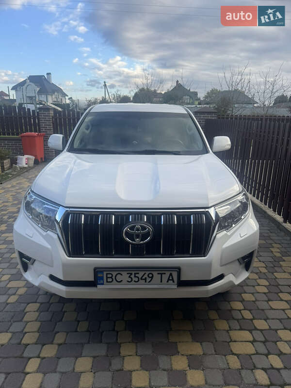 2019 toyota land cruiser prado