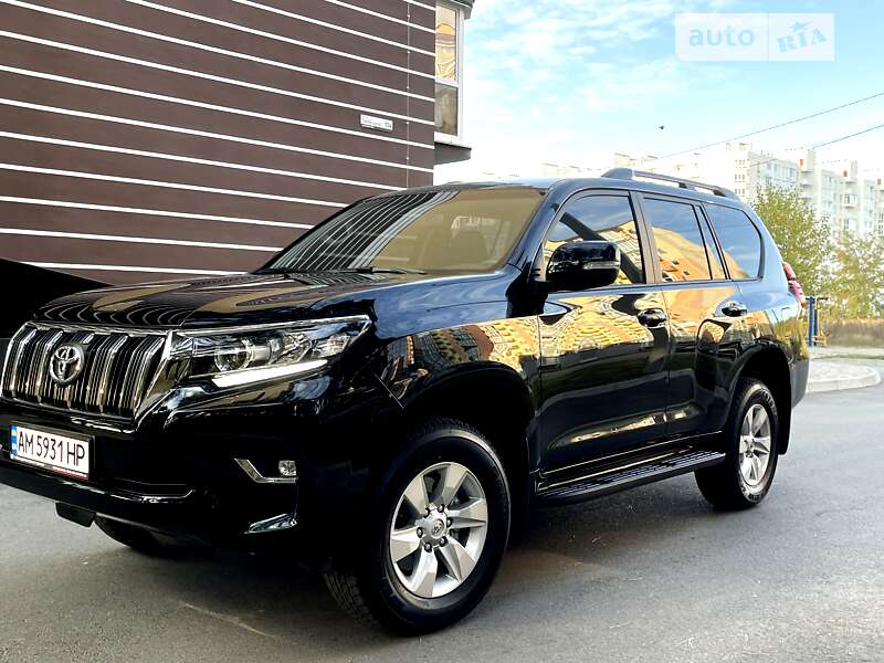 2023 toyota land cruiser prado
