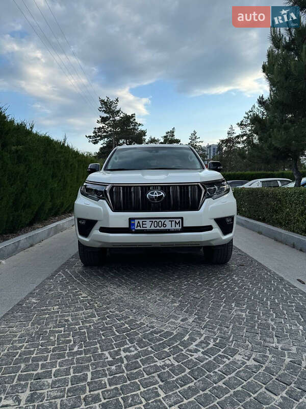 2022 toyota land cruiser prado