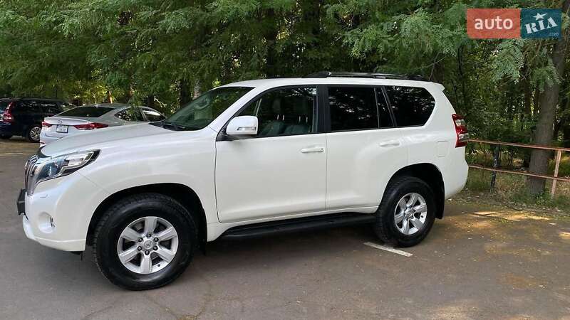 2017 toyota land-cruiser-150