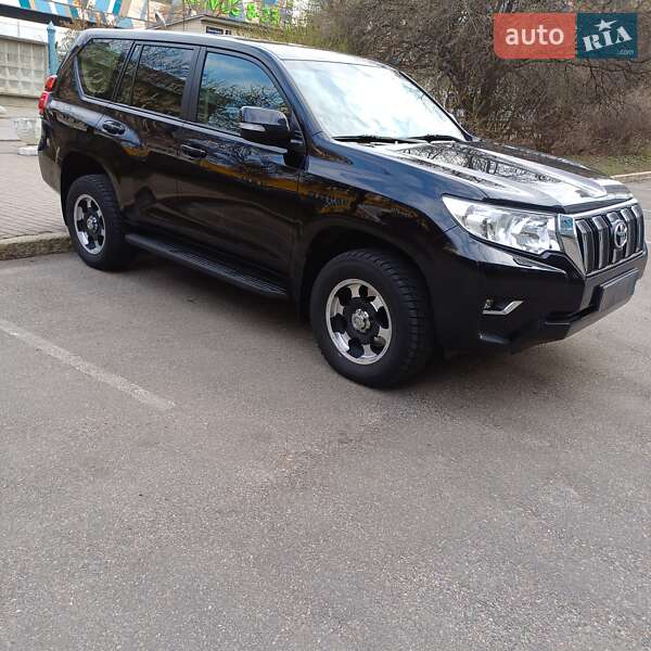 2018 toyota land cruiser prado
