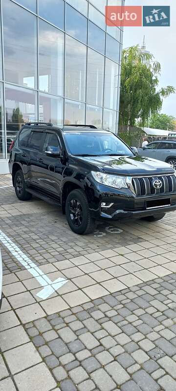 2022 toyota land cruiser prado