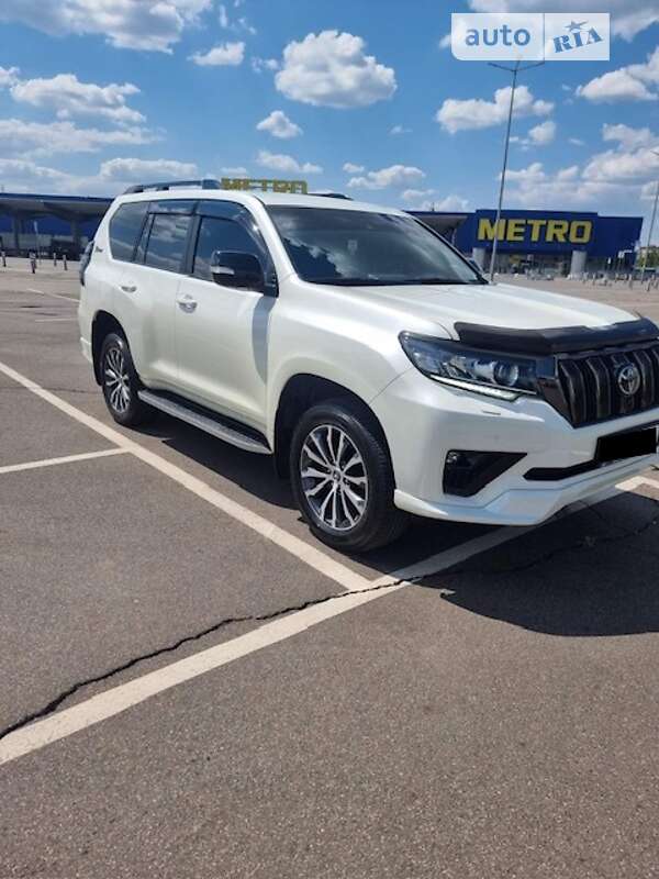 2022 toyota land cruiser prado 150