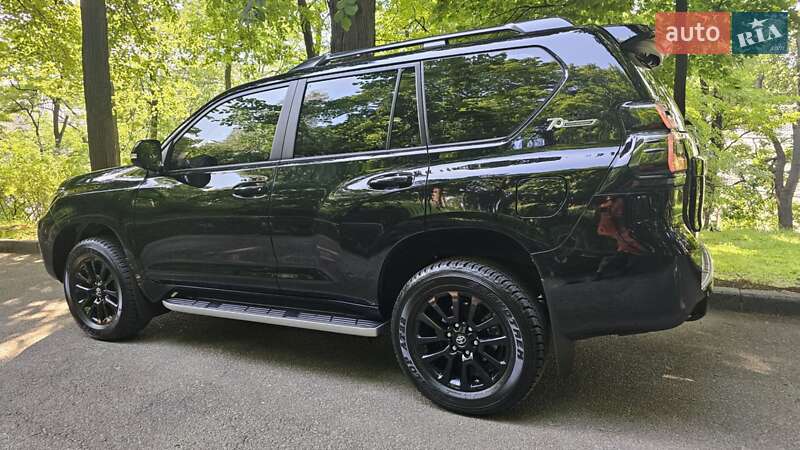 2022 toyota land cruiser prado 150