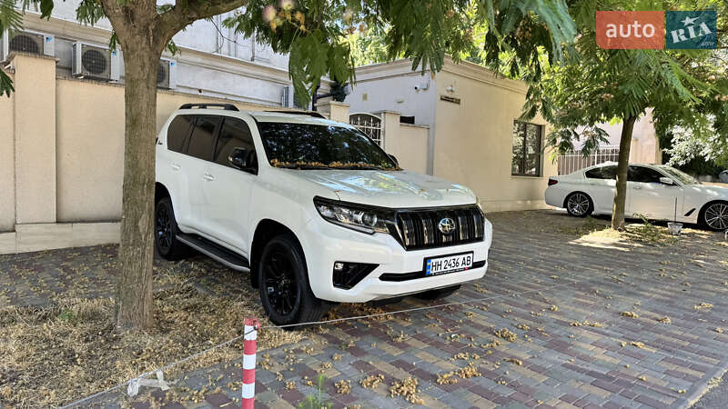 2022 toyota land cruiser prado
