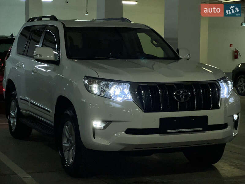 2023 toyota land cruiser prado