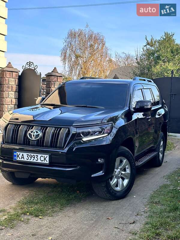 2022 toyota land cruiser prado