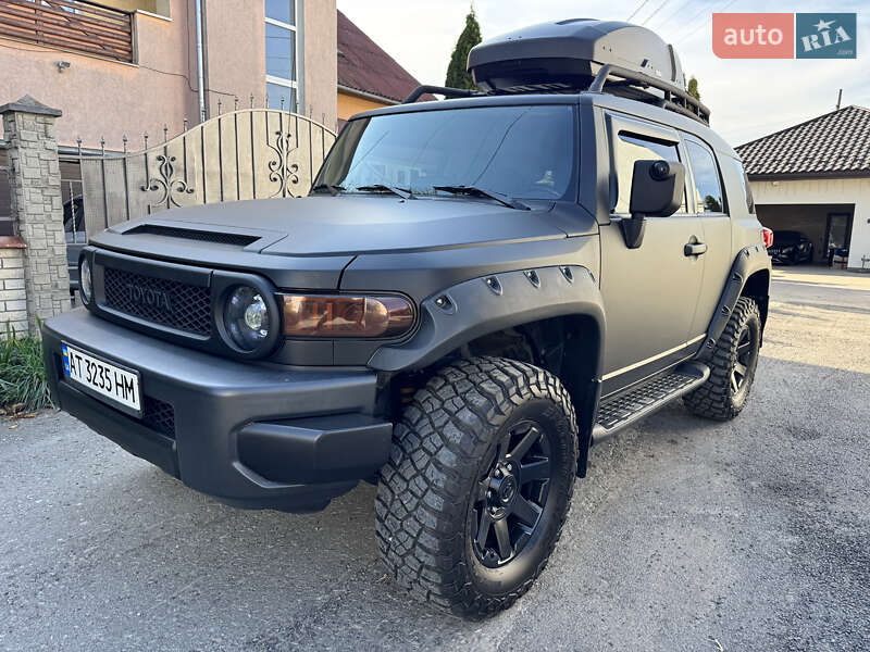 2017 toyota fj-cruiser