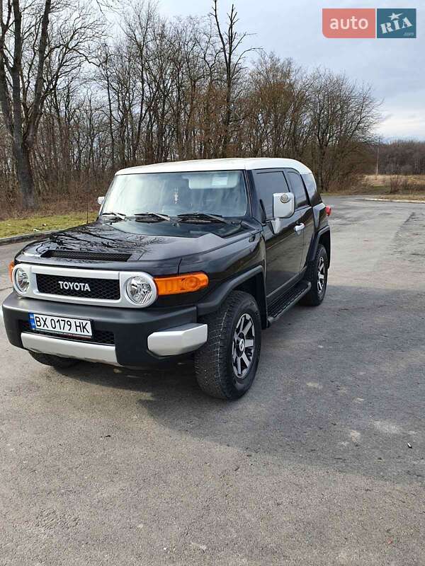 2021 toyota fj cruiser