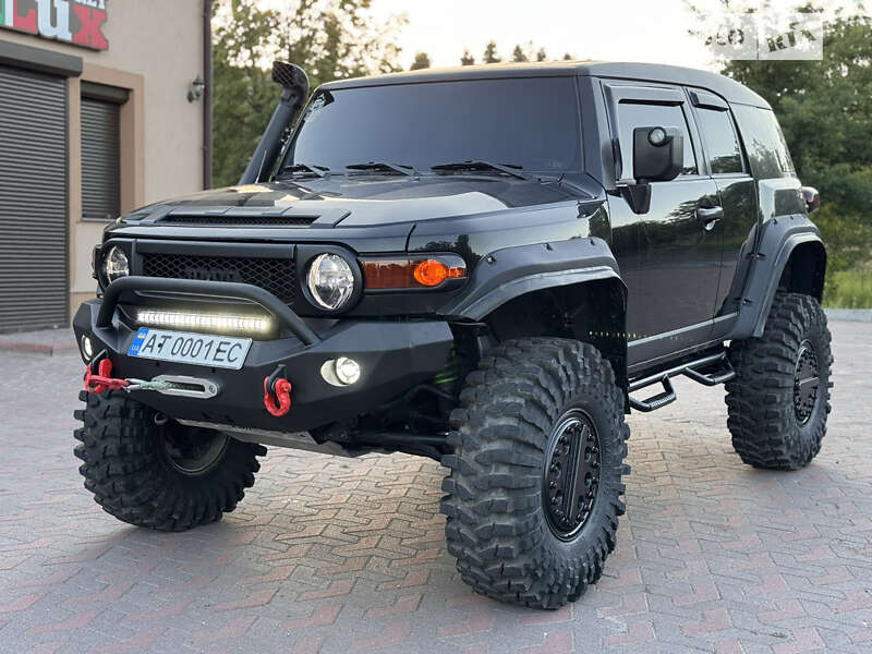 2021 toyota fj cruiser