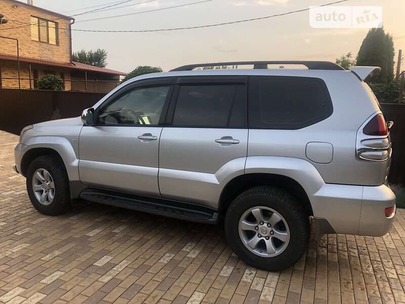 2005 toyota prado