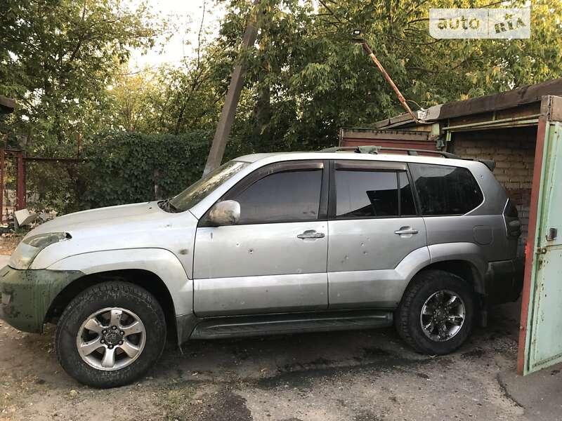 2004 toyota prado