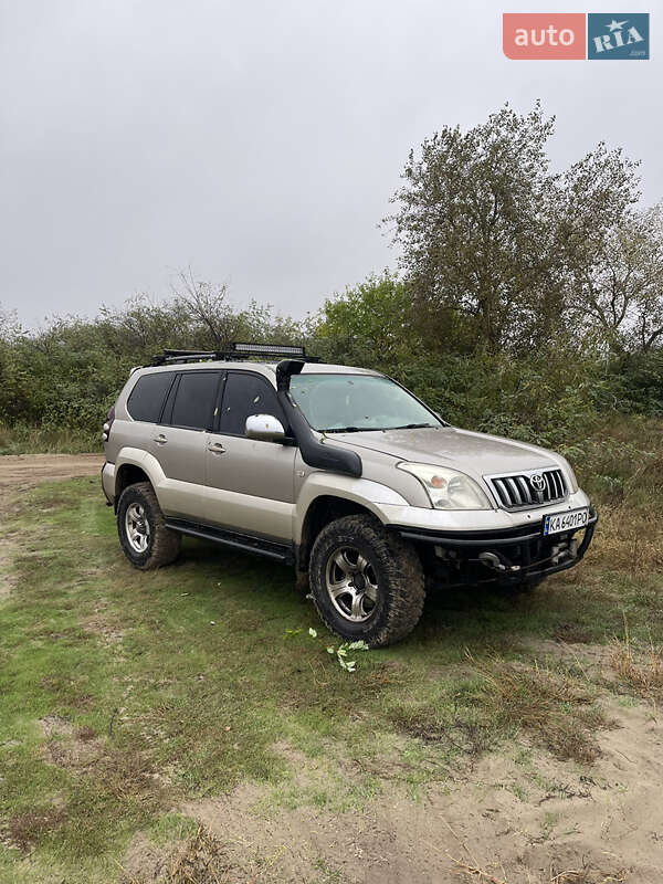 2004 toyota prado