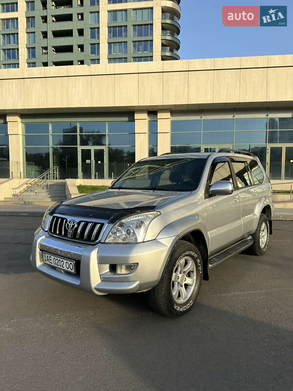 2005 toyota land cruiser
