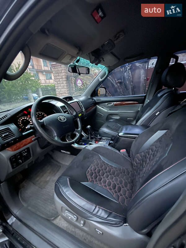2004 toyota land cruiser