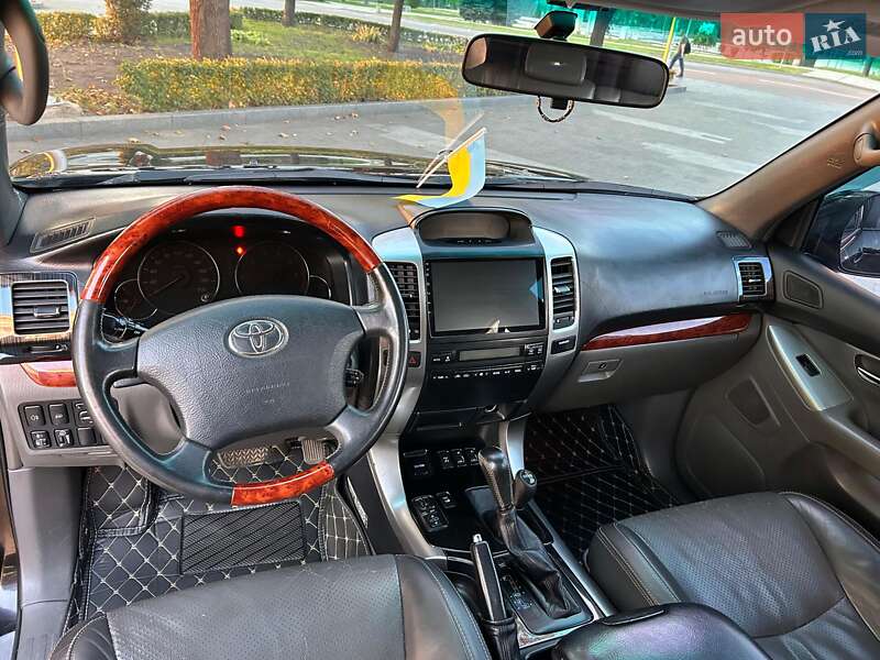 2005 toyota prado