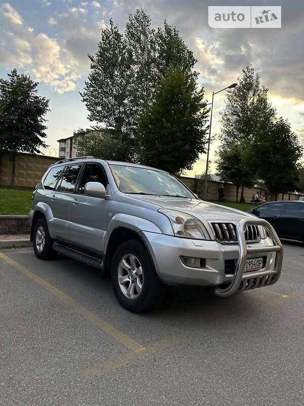 2005 toyota prado