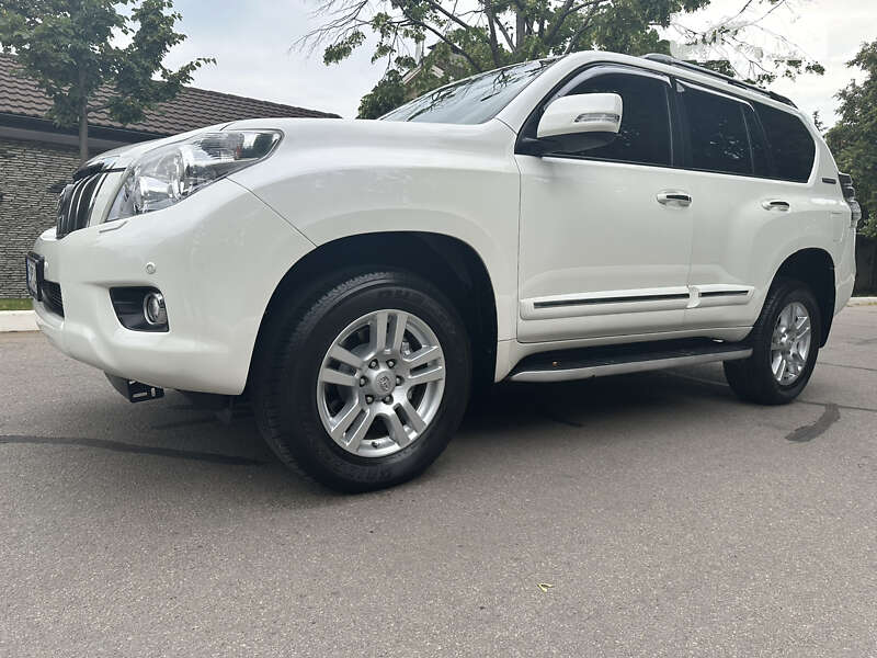 2011 toyota land cruiser prado