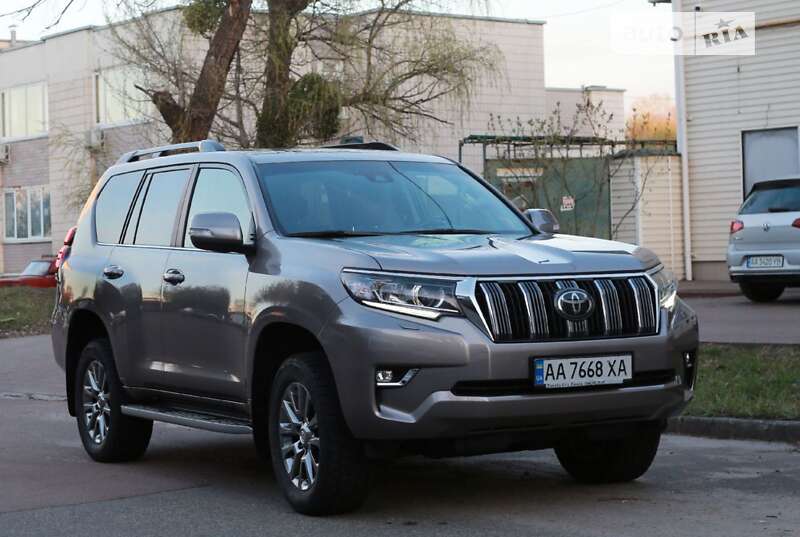 2019 toyota land cruiser prado