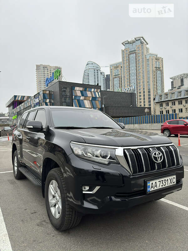 2019 toyota land cruiser prado