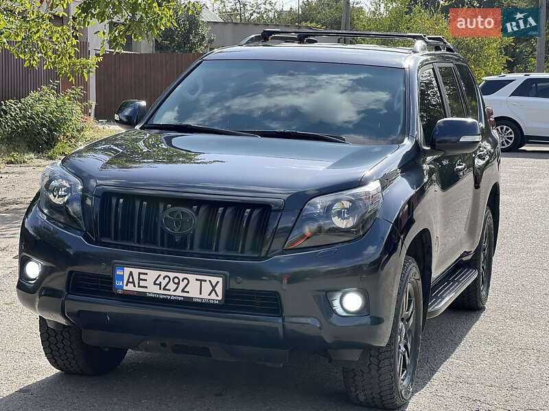 2010 toyota land cruiser 150