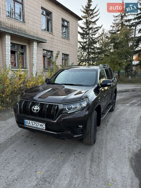 2021 toyota land cruiser prado 150