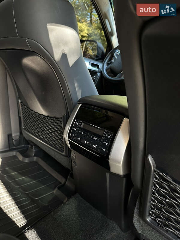 2021 toyota land cruiser prado