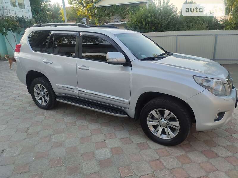 2010 toyota land-cruiser