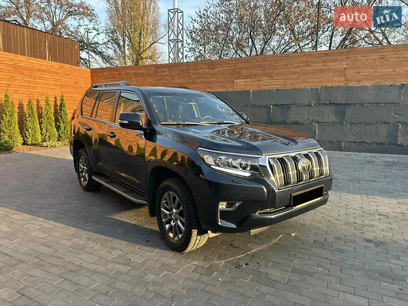 2018 toyota land cruiser 150