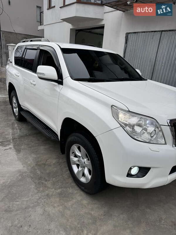 2012 toyota land cruiser prado