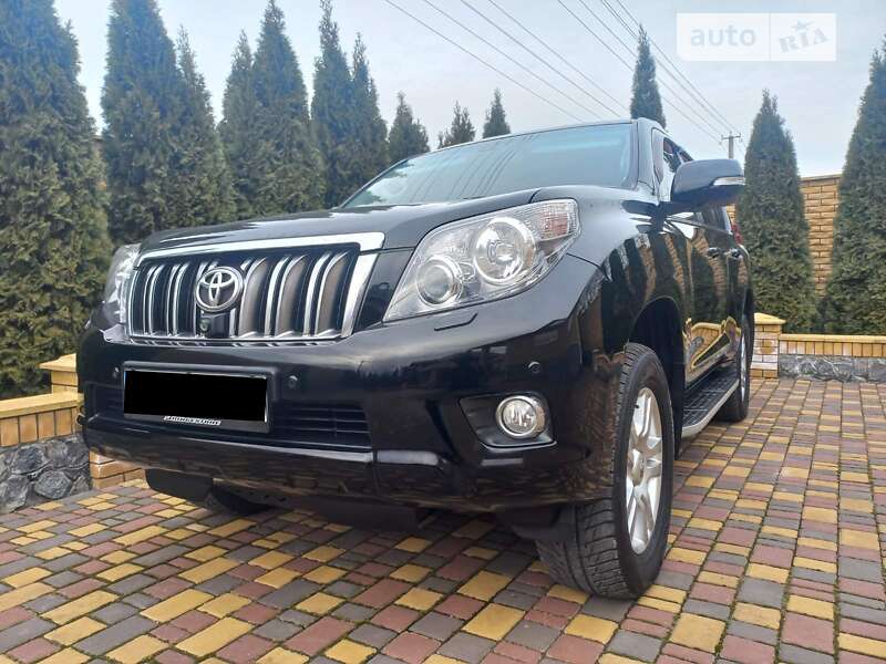 2010 toyota land cruiser