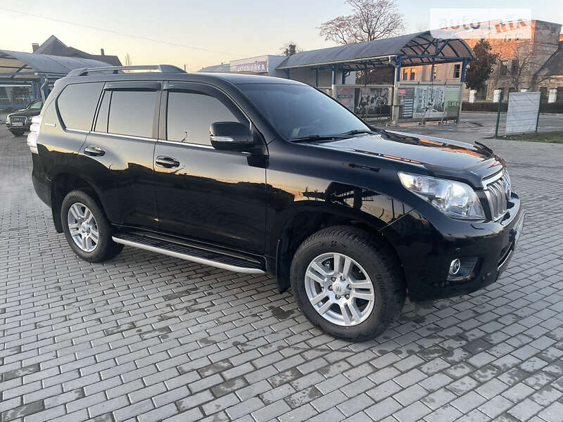 2011 toyota land cruiser