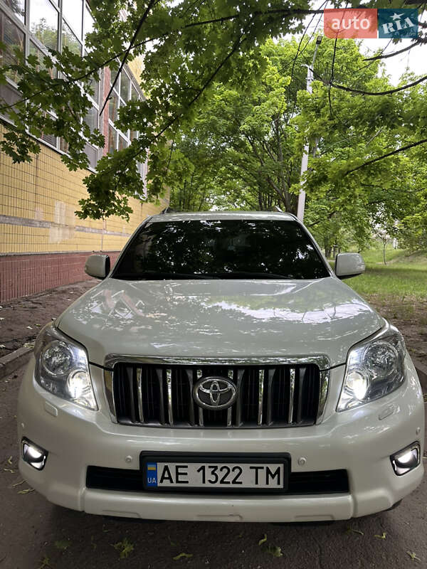 2010 toyota land cruiser 150