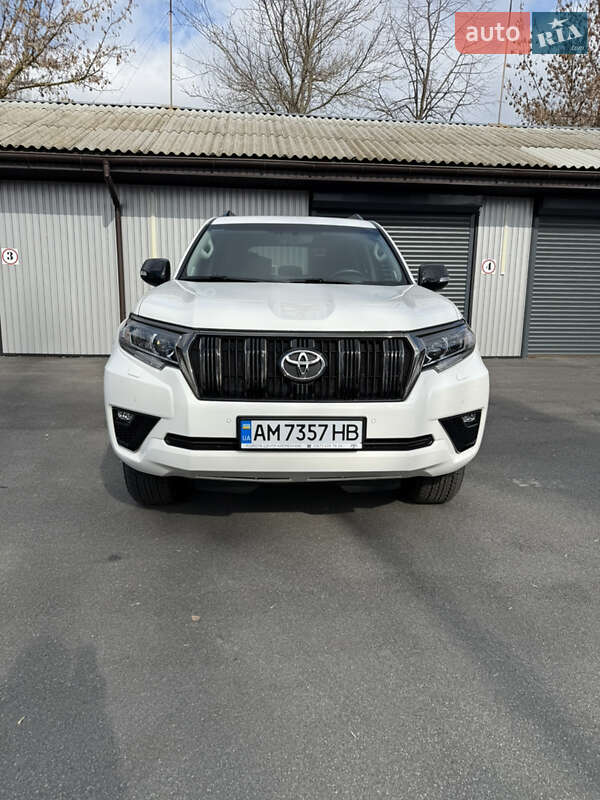 2021 toyota land cruiser prado